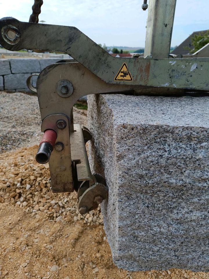 Trittstufenversetzzange Steinzange Probst Naturstein Betonblock in Kelheim