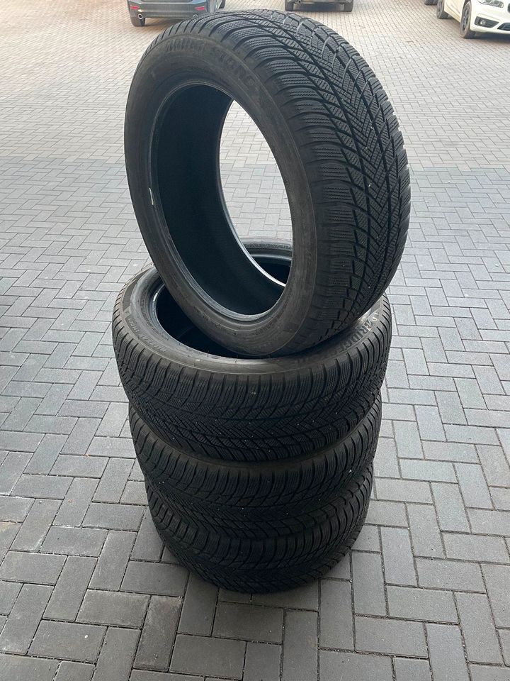 275/45 R20 Bridgestone Winterreifen / RFT / BMW X5 in Plauen