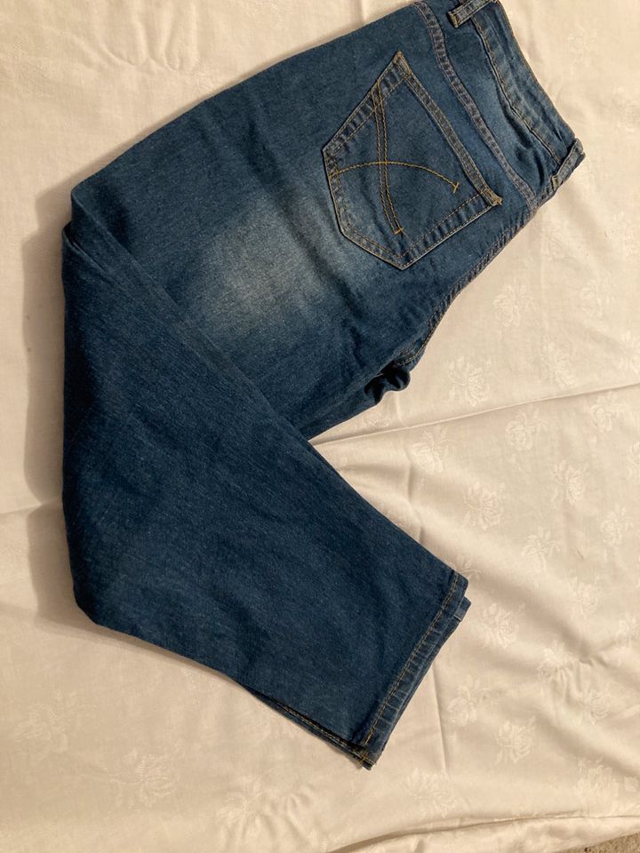 Jeans gr 146  wie Neu in Kusel