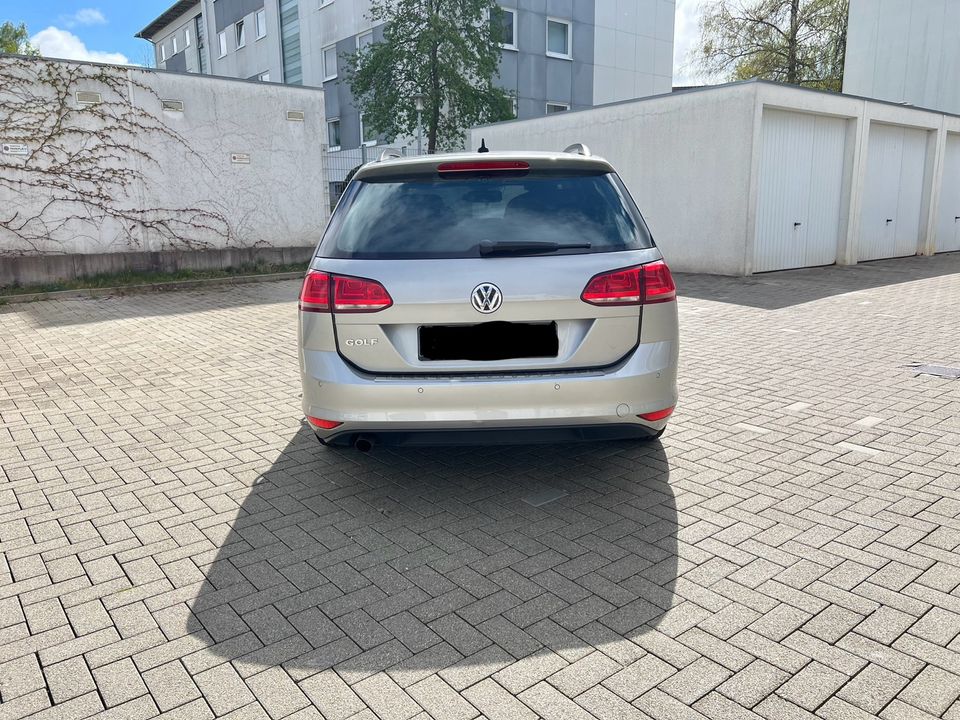 Vw golf 7 Kombi ⚒️✅Scheckheftgepflegt✅ in Villingen-Schwenningen