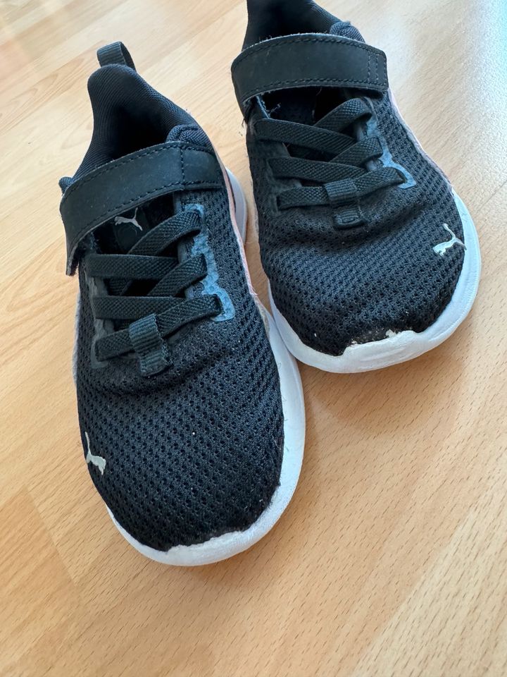 Turnschuhe Sportschuhe Puma Gr. 30 *wie neu* in Maisach