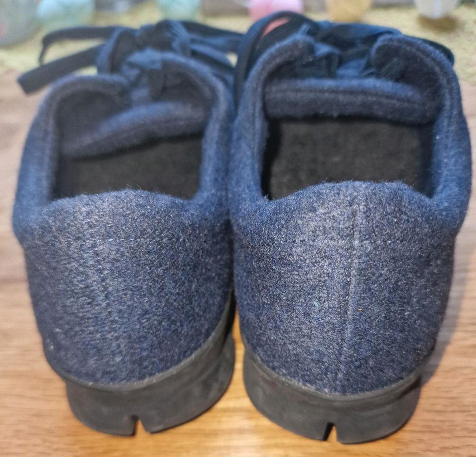 Vitaform Sneaker Gr. 40 dunkelblau einmal getragen in Bardowick
