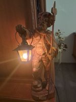 geschnitzte Nachtwächter-Holzfigur mit elektrischer Laterne Saarland - St. Wendel Vorschau
