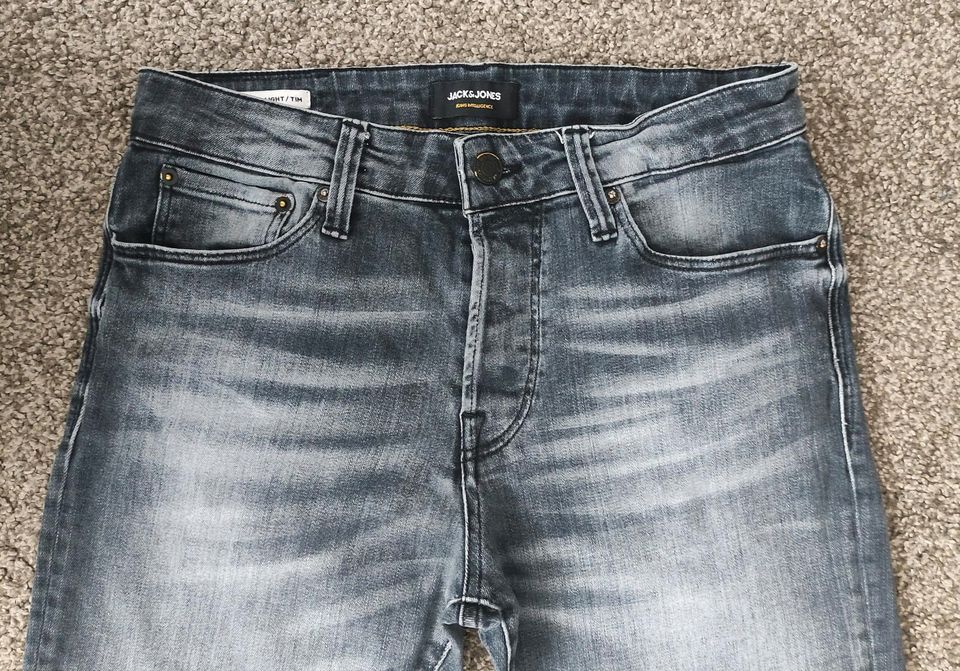 JACK & JONES Herren Jeans W31 / L34 TOP in Stuttgart