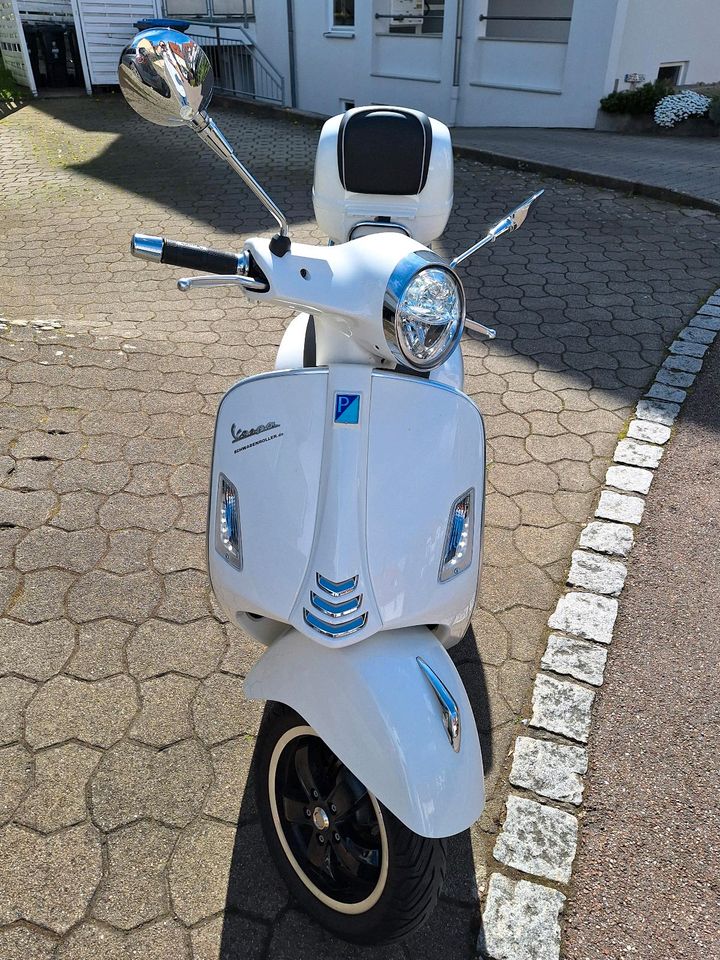 Vespa GTS 300 in Eislingen (Fils)