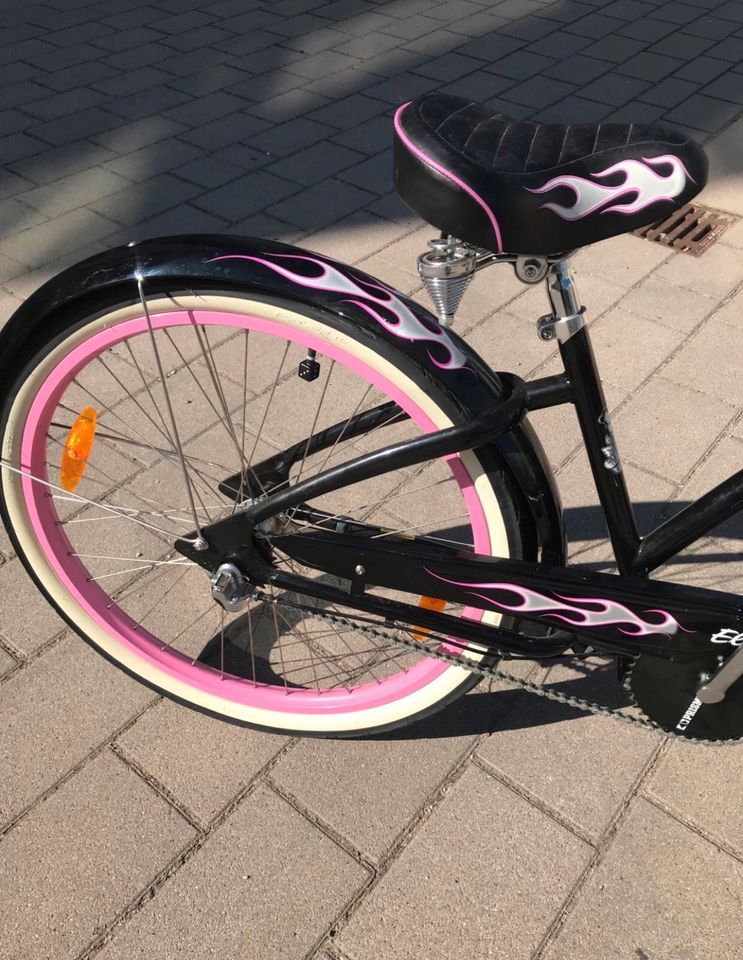 Fahrrad Beach Cruiser Black Betty Gothic schwarz pink in Stuttgart