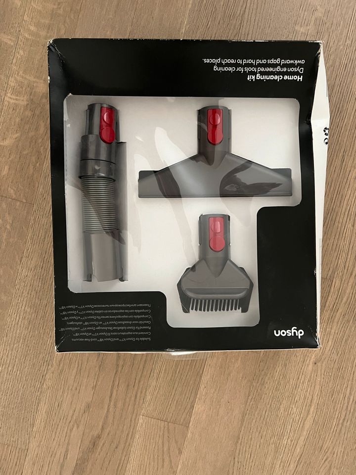 Home cleaning Kit Dyson v7 in Berlin