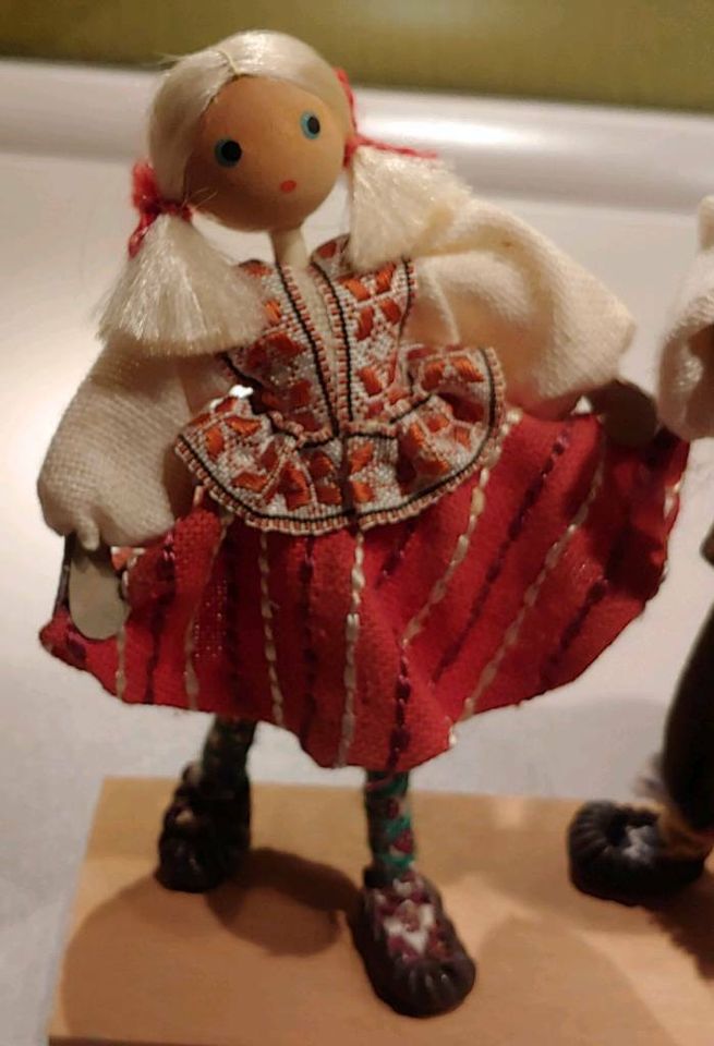 DDR Ungarische Kunst, Souvenir, Figuren, Tracht in Fredersdorf-Vogelsdorf