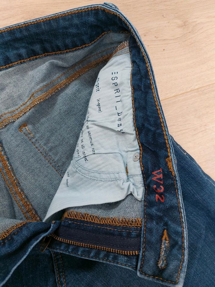 Esprit Damen Jeans straight W32/28 in Osnabrück