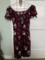 Hollister off shoulder kleid Weinrot blumen xs neu Berlin - Niederschönhausen Vorschau