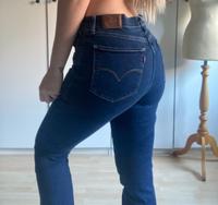 Levi’s 725 high rise bootcut Jeans Hose dunkelblau W32 L32 Bayern - Augsburg Vorschau