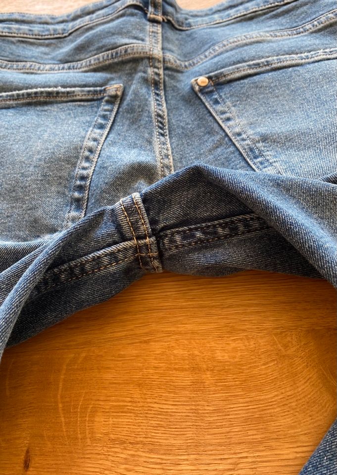 Jeans Gr. 36/ Bootcut - High Waist - Neu - in Bad Doberan