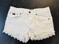 Superdry Shorts weiß Spitze W28 36 / S Neuhausen-Nymphenburg - Neuhausen Vorschau