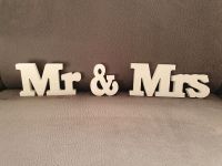 Tisch Dekoration Mr & Mrs, 3D Aufsteller Nordrhein-Westfalen - Balve Vorschau