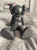 Kaws Figur all Black Düsseldorf - Pempelfort Vorschau