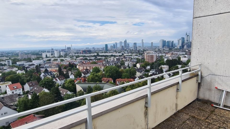 Wohnung mit Blick über Frankfurt in Frankfurt am Main