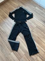 Jogginganzug Adidas Trainingsanzug schwarz weiß 36 Hose Jacke Hessen - Bischofsheim Vorschau