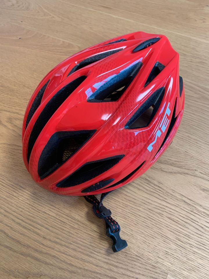 MET Fahrradhelm Gr. 54-61 cm, rot wie neu! in Parsberg