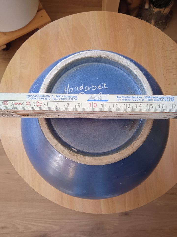 Handgefertigte Bodenvase in Schwedeneck