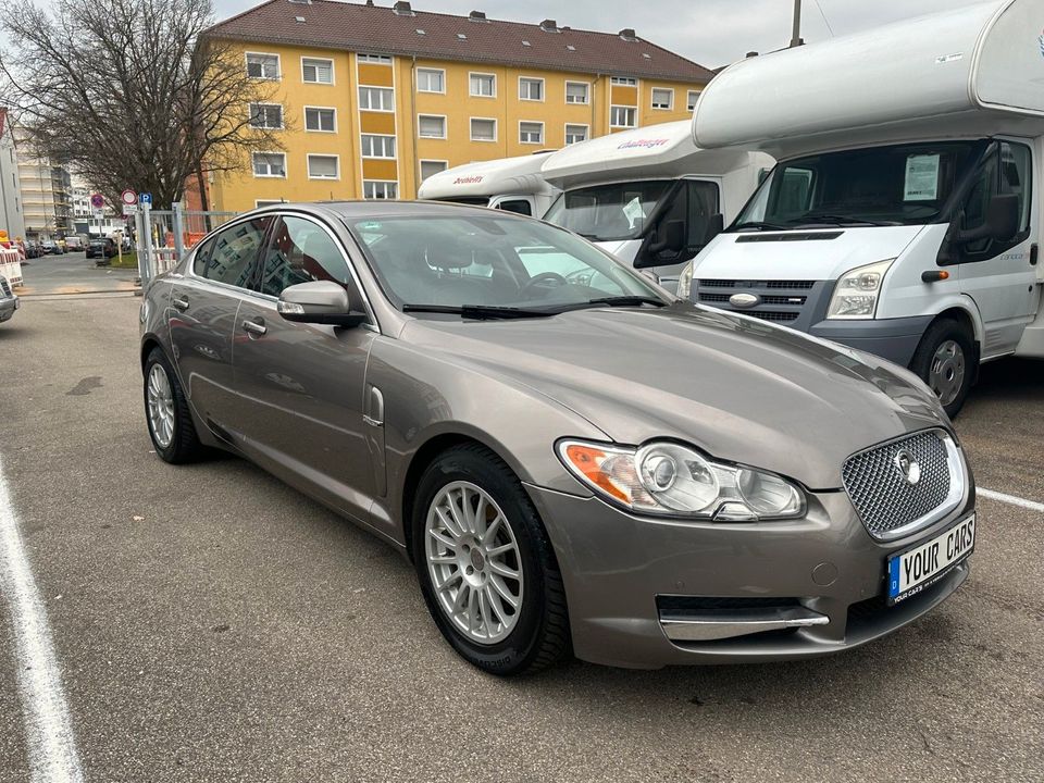 Jaguar XF  V6 Diesel Premium Luxury,PdcV+H,Xenon,Navi in Fürth