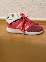 Adidas Schuhe neun. Düsseldorf - Rath Vorschau