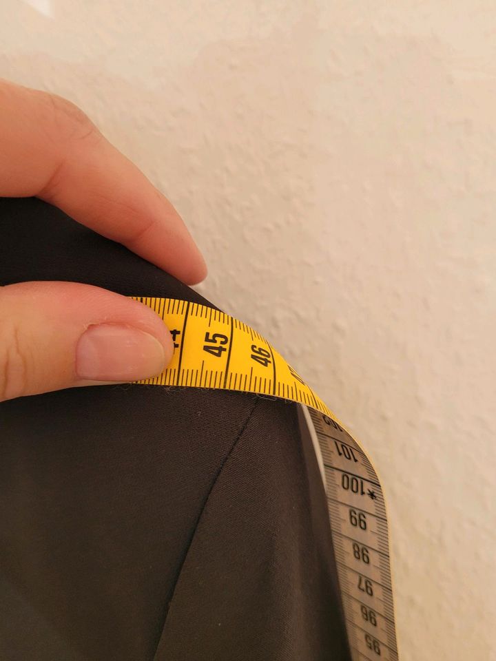 Blazer tailliert neu nur anprobiert Gr. XL aber eher L 40 in Gießen