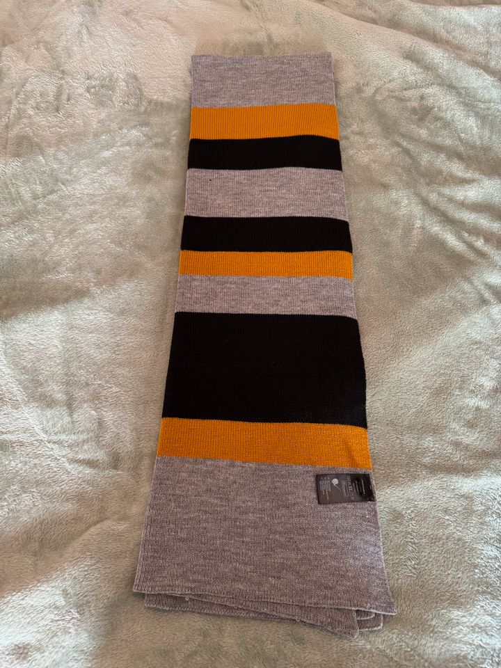 Monki Scarf - One Size in Berlin