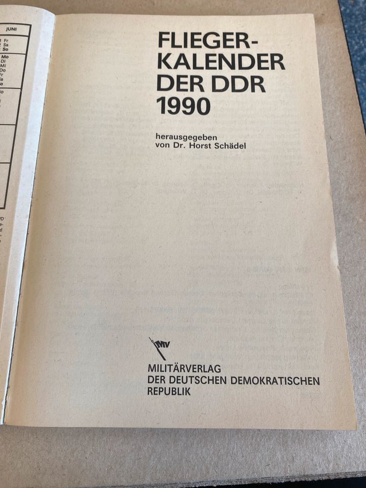 Fliegerkalender der DDR 1990 in Erfurt