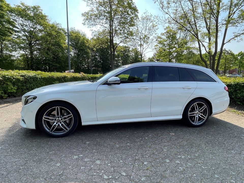 Mercedes-Benz E 400 T-Mod. 4Matic 9G-Tr. AMG Line Top Ausstattung in Neuss