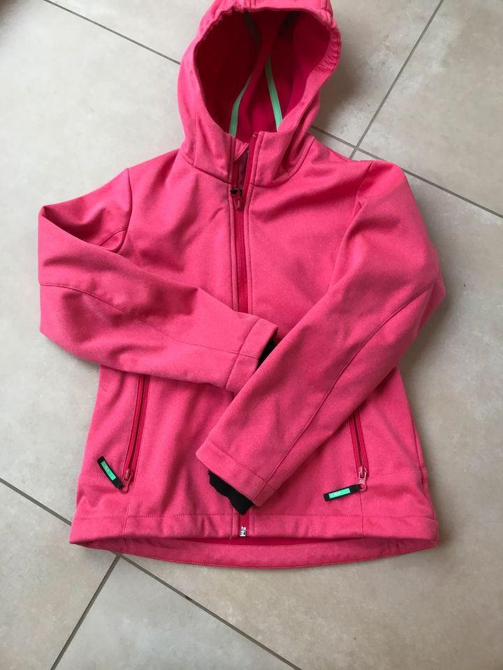 Übergangsjacke / Outdoorjacke CMP Größe 140 in Königsbrunn