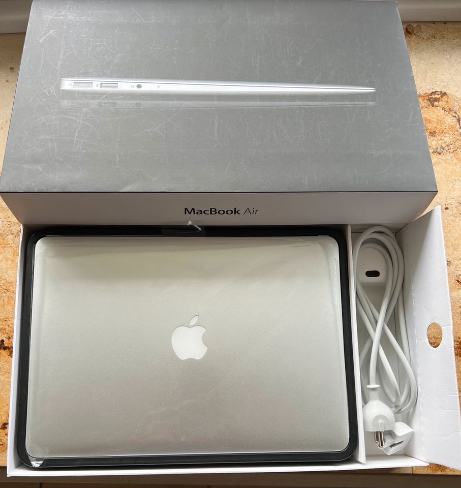 MacBook Air 13 2011-Core i5 1,7 GHz-SSD 256 GB-4GB in Ratingen