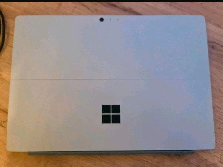 Surface Pro 5 1807 LTE 256GB SSD 8GB RAM I5 Prozessor  AKKU Neu in Kirchentellinsfurt