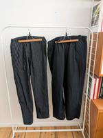 COS Baumwolle dunkelblau&weiß gestreift/schwarz stretch Hose(2x) Berlin - Neukölln Vorschau