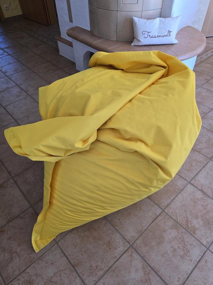 Sitzsack XXL Bean Bag Riesen-Sitzkissen 140x180cm rot oder gelb in Stolberg (Rhld)
