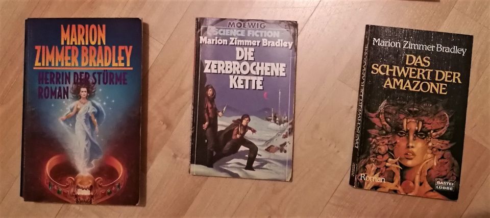 Marion Zimmer Bradley: Science Fiction Amazonen Zauberschwert in Marktbreit