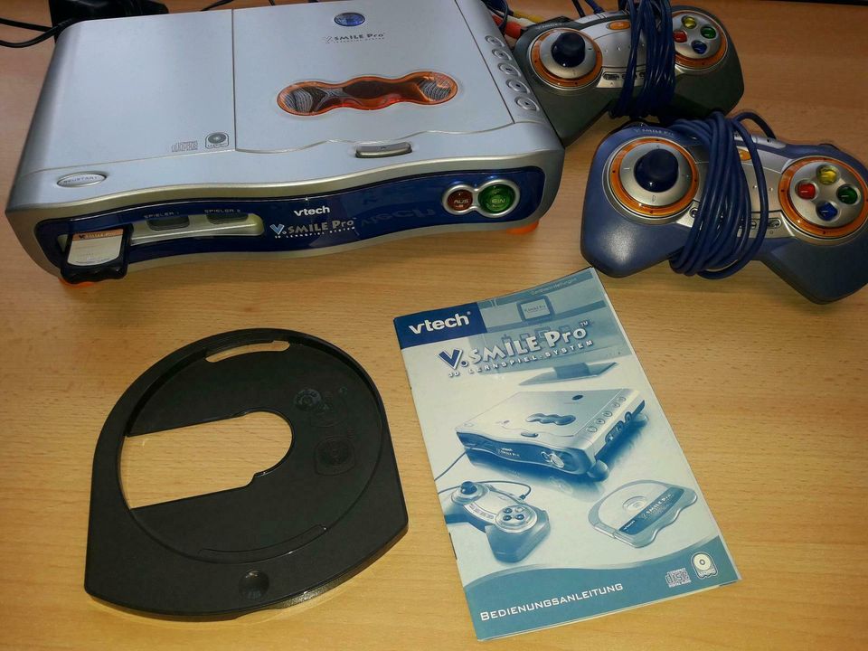 V Smile Pro von VTech mit 5 Spielen, CD Adapter, 2 Controller in Altfraunhofen