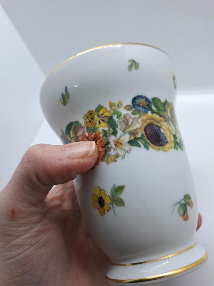 Vase Bavaria Porzellan Blumen Goldrand vintage in Goslar