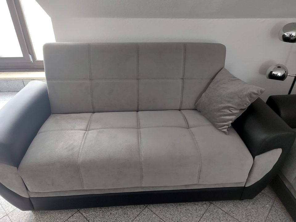 Couch Sitzgarnitur Sofa grau schwarz 3 + 2 + 2 in München