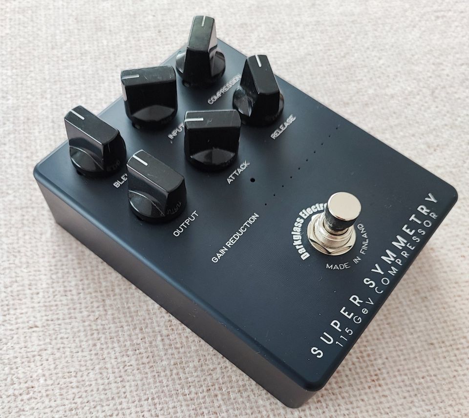 Darkglass Super Symmetry Bass Compressor LTD BK Goodby Edition in Lollar