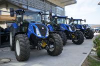 NEW HOLLAND SCHLEPPER ZU VERMIETEN Bayern - Rötz Vorschau