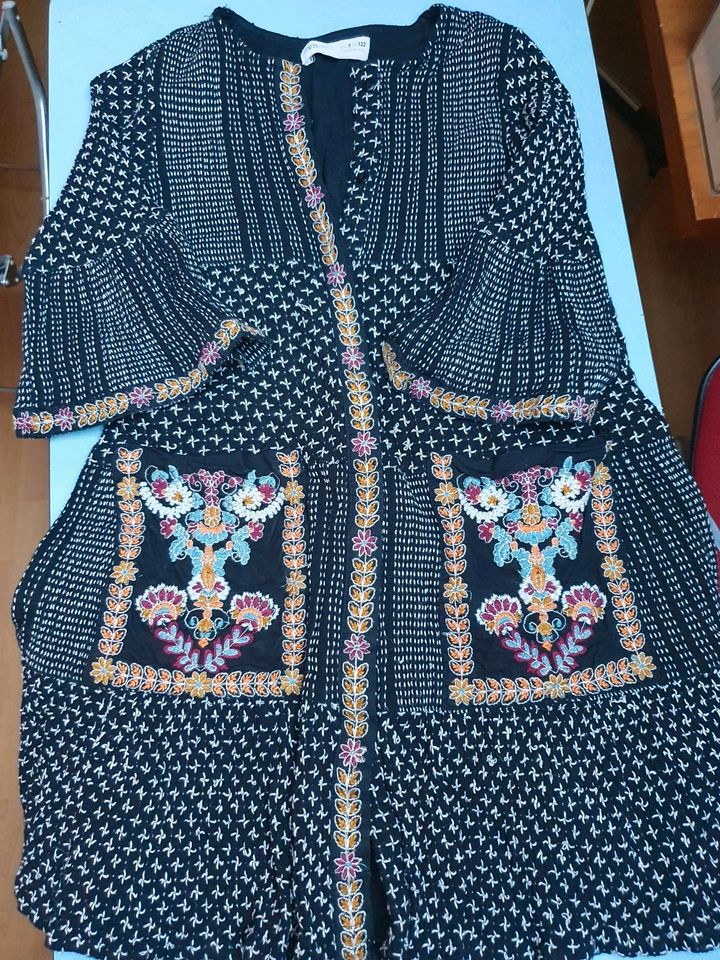 Sehr hübsches Kleid Zara in Liebenau