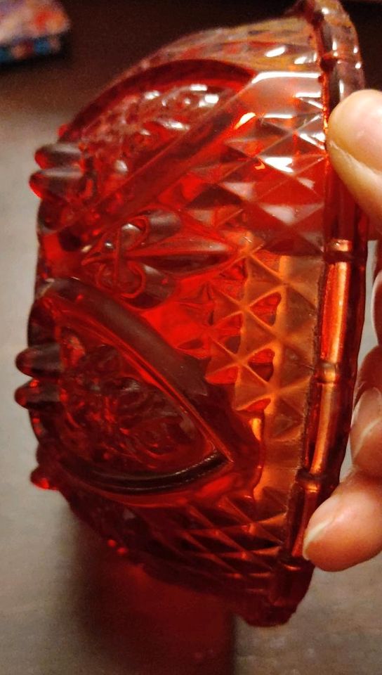 rote Glasschale Bonboniere Art Deco mit Deckel Schale in Pattensen