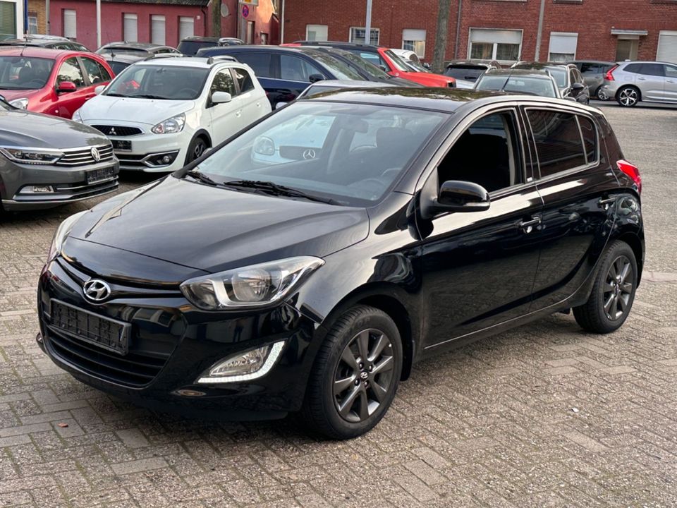 Hyundai i20 1.4 Style Automatik*LED*KLIMA*MFL*TEMPOMAT** in Nordhorn