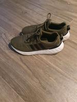 Adidas 38 turnschuhe  khaki Swift run Kr. München - Ottobrunn Vorschau