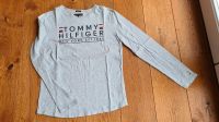 Schönes Langarmshirt von Tommy Hilfiger grau Gr. 176 Nordrhein-Westfalen - Sankt Augustin Vorschau