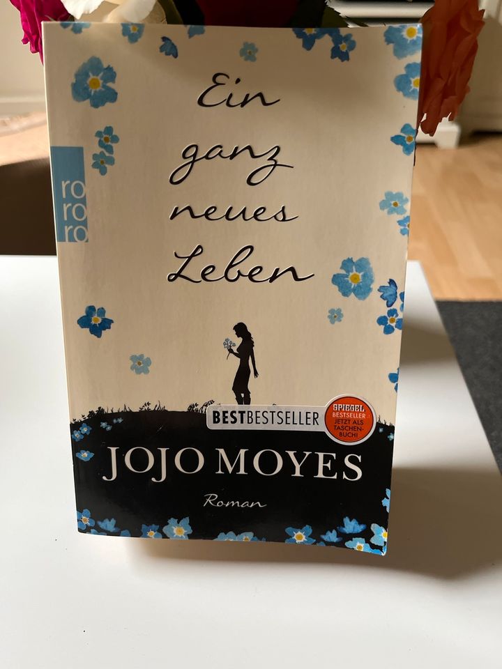 Jojo Moyes 4 Romane  Bestseller  super Zustand in Solingen