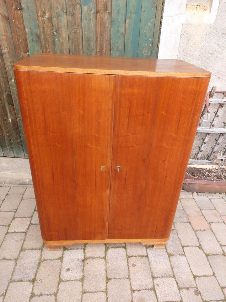 DDR Schrank Kleiderschrank Wäscheschrank Herrenschrank Holz in Leipzig