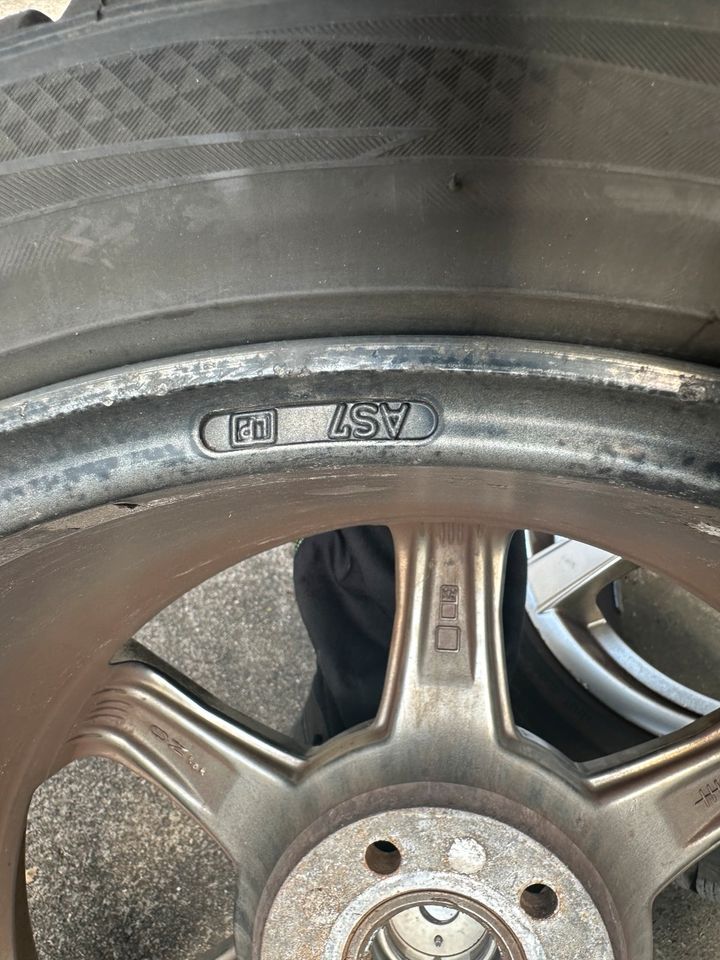 OZ Felgensatz 17 Zoll 225/45R17 Hankook Winterteifen DOT21 in Berlin