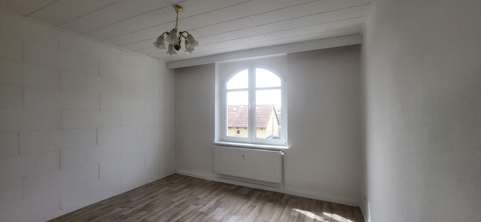 Helle 4 Raum Wohnung in einem Mehrfamilienhaus in Gotha`s Osten in Gotha