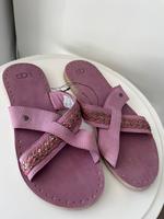 UGG Sandalen Schlappen Schuhe Hausschuhe Flieder 37 38 lila Niedersachsen - Bad Zwischenahn Vorschau